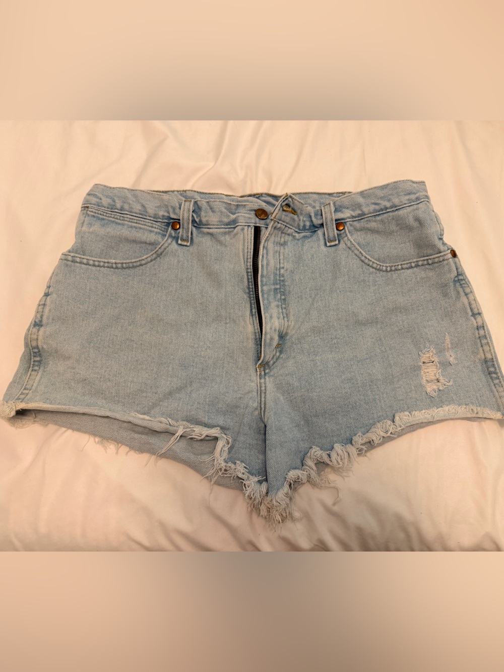 Wrangler Women’s Denim Shorts Size 32 Light Wash Distressed Cutoff